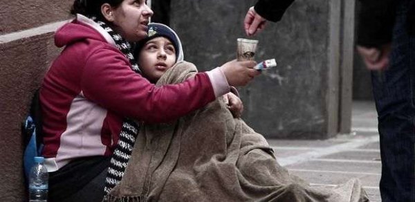 Dilənçilik edən uşaqların sayı artıb – Azyaşlıları küçəyə çıxaran səbəblər nədir?