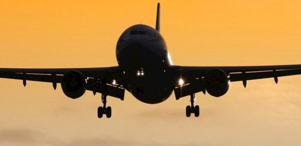 Bakıya uçan təyyarə məcburi eniş etdi