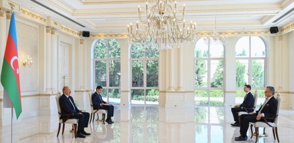 Prezident Almaniyanın yeni səfirinin etimadnaməsini qəbul etdi - FOTOLAR
