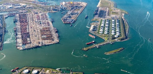 Rotterdam limanında partlayış olub, ölən var