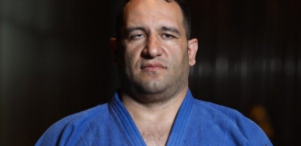 İlham Zəkiyev Avropa çempionatında finala vəsiqə qazanıb