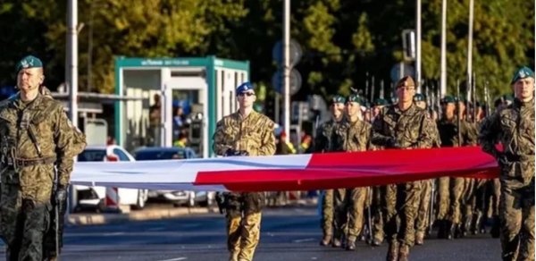 Polşada ölkə tarixinin ən böyük hərbi paradı keçirilib