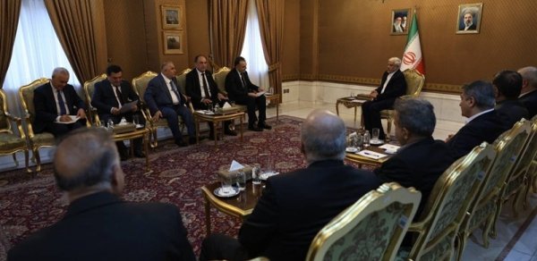 İran farsdilli ölkələr üçün birlik yaradılmasını təklif edib