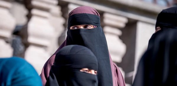 Portuqaliyada üzün örtülməsi qadağan edildi: Üç min avroyadək cərimə