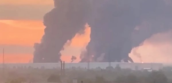 Ukrayna Rusiyada neft emalı zavoduna zərbə endirib