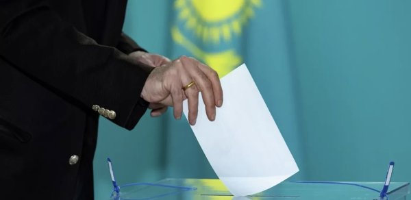 Qazaxıstanda növbədənkənar parlament seçkiləri keçirilir