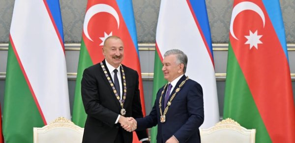 Daşkənddə Azərbaycan və Özbəkistan prezidentlərinin təltifolunma mərasimi keçirilib
