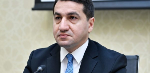 Zelenski Hikmət Hacıyevi ordenlə təltif etdi