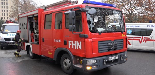 Bakıda mənzildə yanğın söndürülüb, 8 nəfər təxliyə edilib