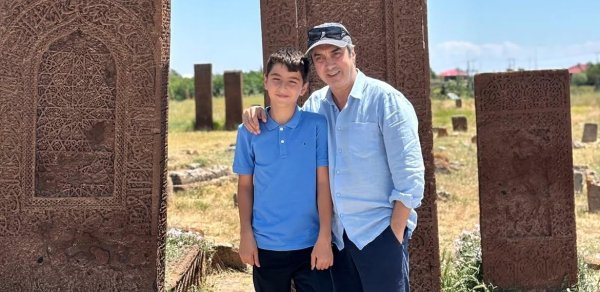 "Polat Alemdar" oğulları ilə