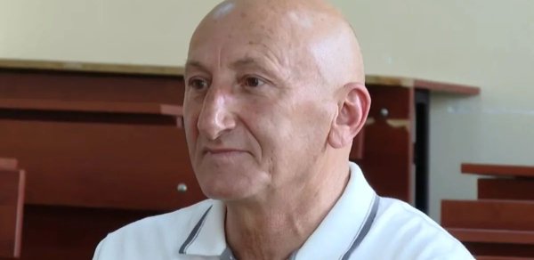 58 yaşında tələbə oldu: Ən çox nəvələri sevindi - VİDEO
