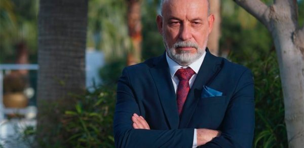 Əvvəl “Səfir” idi, indi “Abi”