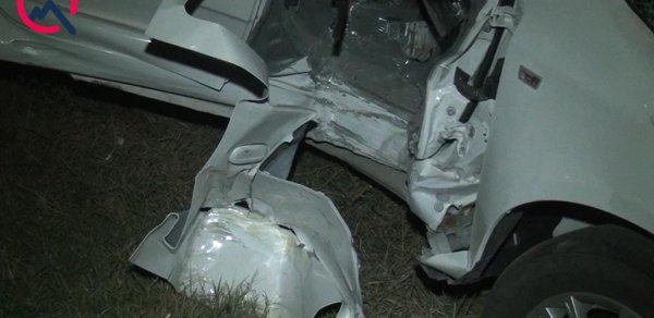 “Chevrolet” beton maneəyə çırpıldı - Xəsarət alan var+Fotolar
