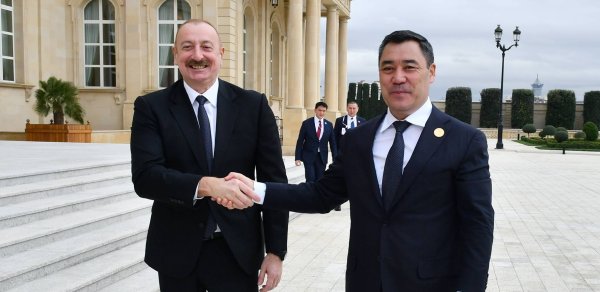 İlham Əliyev Sadır Japarovu təbrik etdi