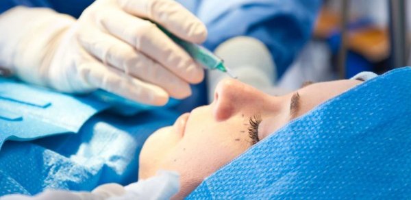 Fəaliyyətinə icazə verilən plastik cərrahların sayı artdı