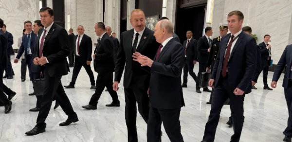 İlham Əliyevlə Vladimir Putin Bişkekdə söhbət etdilər - FOTO