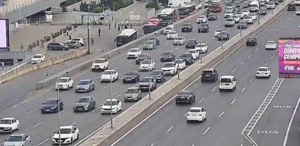 Bəzi yollarda sıxlıq var - SİYAHI