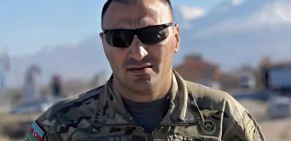Şuşa uğrunda döyüşən XTQ mənsubu: "Belə bir yeri daşa-qayaya yazı yazmaqla dəyərdən salmaq olmaz" - FOTO 