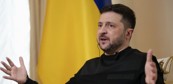 Zelenski: Müharibənin başa çatmasını yaxınlaşdırmağa hazırıq