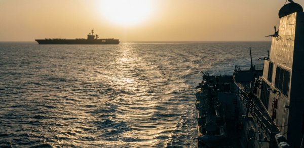 İrana məxsus tanker Oman körfəzində batdı