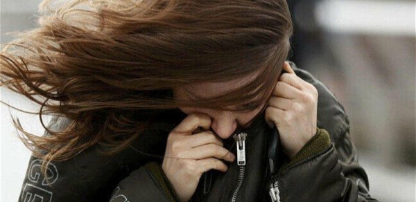 Güclü külək 4 nəfəri yaraladı: Ekspert təhlükəli əraziləri açıqladı