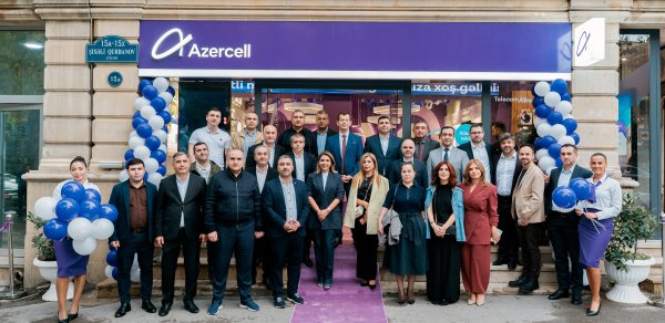 Azercell ilk yeni nəsil diler mağazasını istifadəyə verir - FOTOLAR