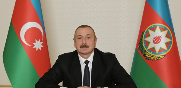 Prezident Şarovskinin vəfatı ilə bağlı nekroloq imzaladı