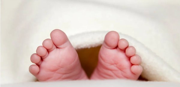 Bakıda qolları olmayan körpə doğuldu: Anası imtina etdi