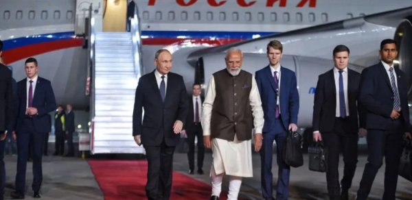 Putin Hindistana gedir