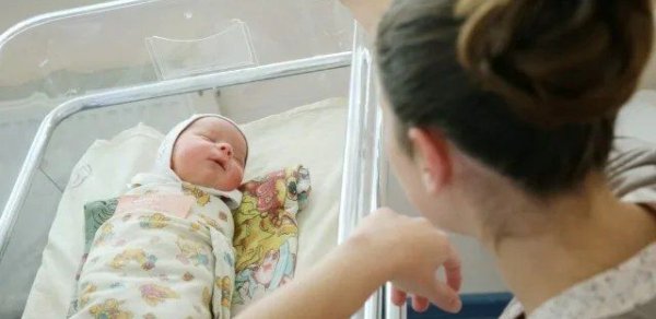 Azərbaycanda doğum nisbəti və təbii artım azalıb