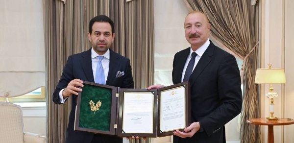 İlham Əliyevə "Zayed İnsan Qardaşlığı Mükafatı"nın sertifikatı təqdim olundu - FOTOLAR