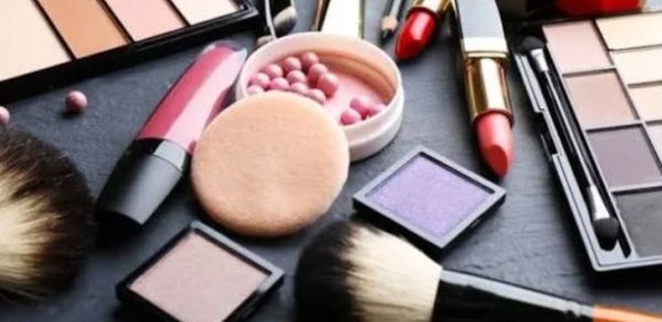 Krem, maskara, layner... – Dermatoloqdan xəbərdarlıq