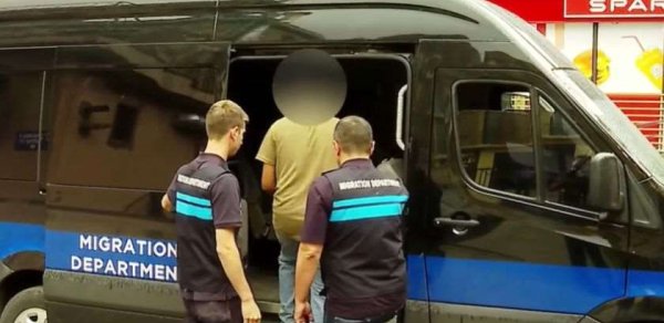 Gürcüstan azərbaycanlılar da daxil 78 əcnəbini deportasiya edib