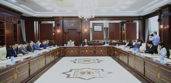 Əhliman Əmiraslanovun sədrliyi ilə Səhiyyə komitəsinin ilk iclası keçirildi - FOTOLAR