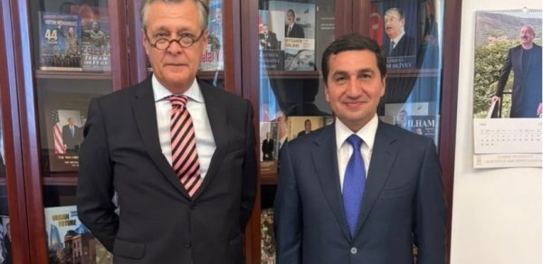 Hikmət Hacıyev və Almaniya səfiri ikitərəfli əməkdaşlığın perspektivlərini müzakirə ediblər