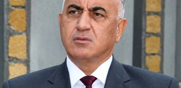 Həbsdə ölən sabiq icra başçısının binası satışa çıxarıldı
