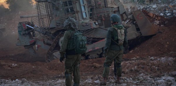 İsrail hərbçiləri Livanın cənubunda partlayıcı qurğuya düşüblər