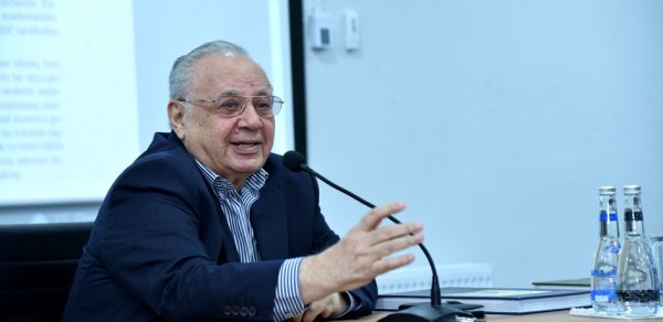 “Dərsliklərlə bağlı Təhsil Nazirliyinə məktub yazmışam”