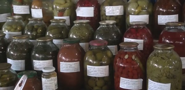 Evdə hazırlanaraq bazara çıxarılan qida məhsulları üçün sertıfikat tələb olunacaq - VİDEO