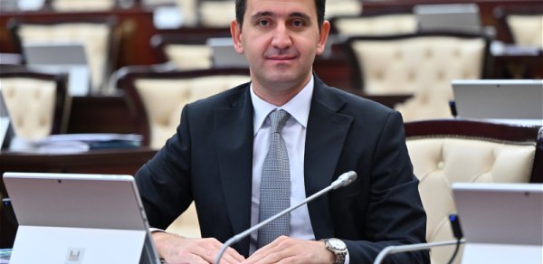 Deputat etiraz etdi - "Gecə saatlarında tikinti aparılmasın"
