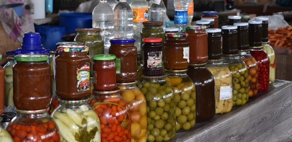 Evdə hazırladıqlarını bazarda satanlar cərimələnəcək? - Açıqlama