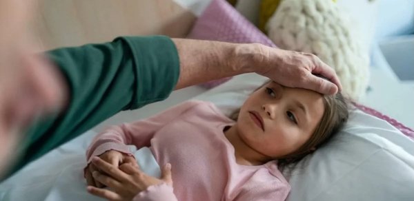 Pediatr uşaqların immun sistemi üçün vacib qidaları AÇIQLADI