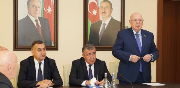 Əhliman Əmiraslanov Xətai Rayon Ağsaqqallar Şurasının hesabat konfransında iştirak etdi - FOTOLAR
