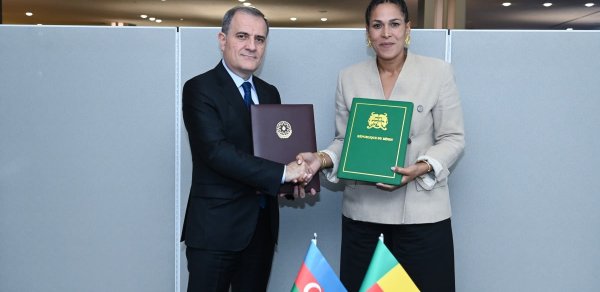 Azərbaycan 3 ölkə ilə viza rejiminin sadələşdirilməsinə dair sazişlər imzalayıb - FOTOLAR