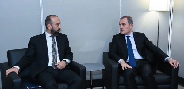 Azərbaycan və Ermənistan XİN rəhbərləri görüşdülər - Bu məsələlər müzakirə edildi