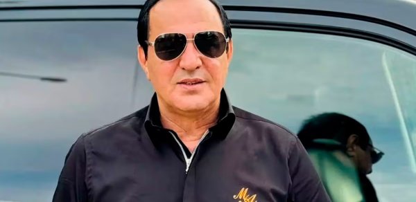 Manaf Ağayevin qardaşının dəfnində ürəkdağlayan görüntüləri - VİDEO