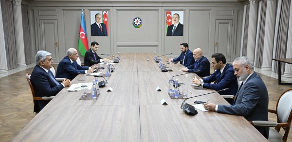 Əli Əsədov Suriyanın iqtisadiyyat və sənaye nazirini qəbul edib