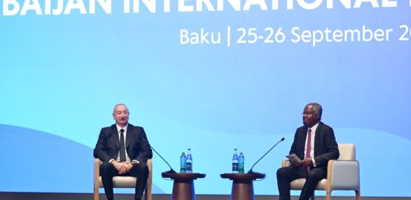 Prezident İlham Əliyev II Azərbaycan Beynəlxalq İnvestisiya Forumu çərçivəsində keçirilən tədbirdə iştirak edib - VİDEO