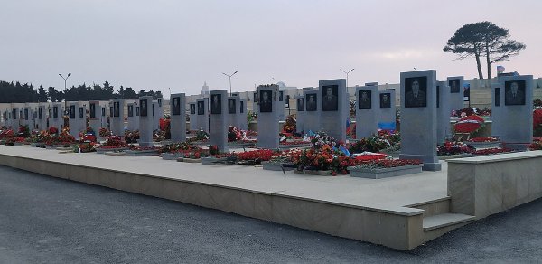 Vətən müharibəsinin ildönümü ilə əlaqədar Hərbi Memorial Məzarlığa ziyarət başlayıb