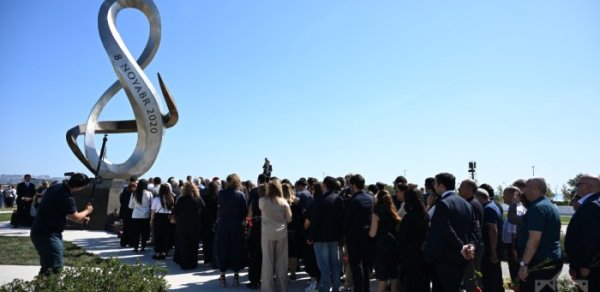 Şəhidlərimizin xatirəsi Zəfər Parkında ehtiramla anılır - FOTO